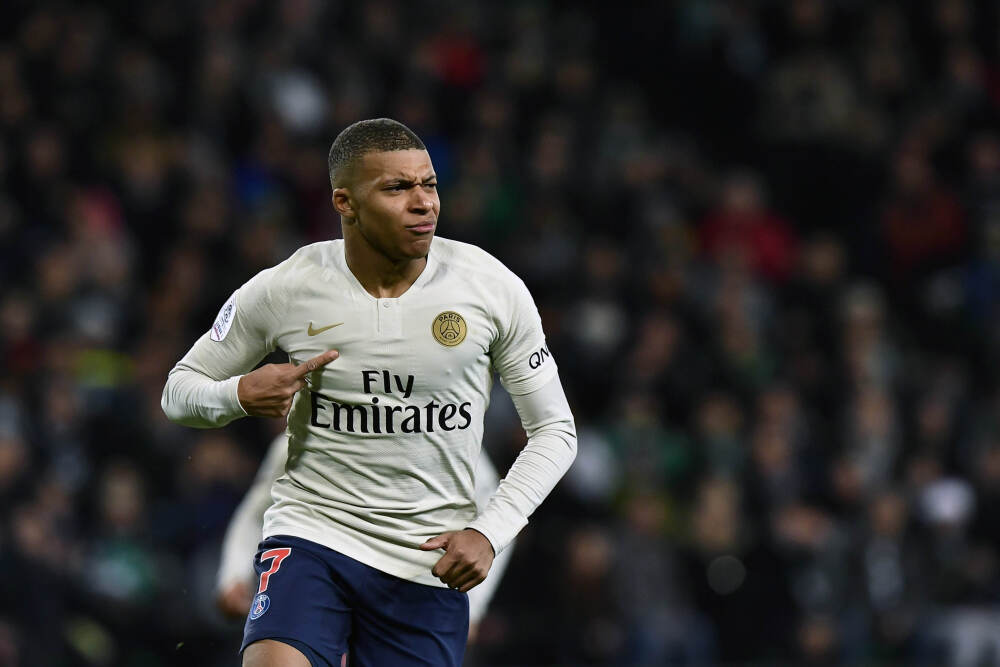 吳千語被傳夫妻關係疏離忘記結婚紀念日，施伯雄送驚喜力挽婚姻？